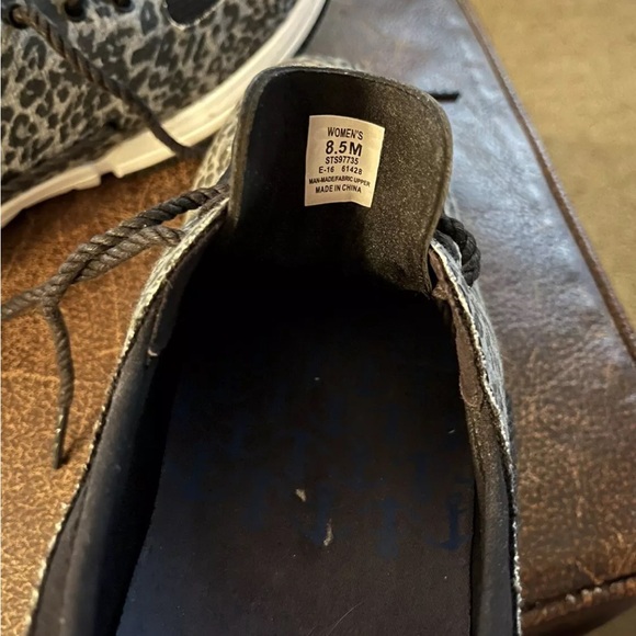 Paul Sperry Tennis Shoes, Black Fabric Leopard Skin Design, Women's Sz 8.5 M - Picture 7 of 7